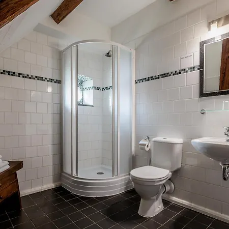 Gasthof Barokni Spejchar Tlučná