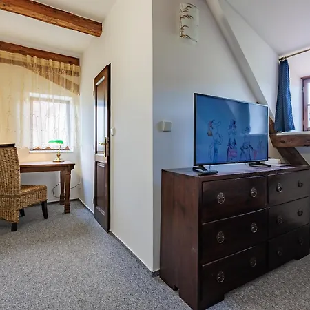 Barokni Spejchar 3* Tlučná